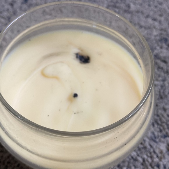 Root Candle Magnolia Scented Jar Candle - Picture 3 of 4